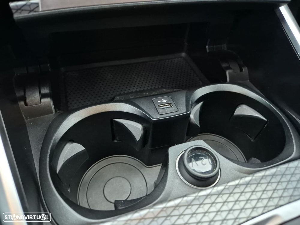 BMW 320 d Pack Desportivo M Auto - 30