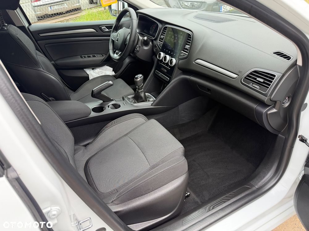 Renault Megane 1.3 TCe Evolution - 15