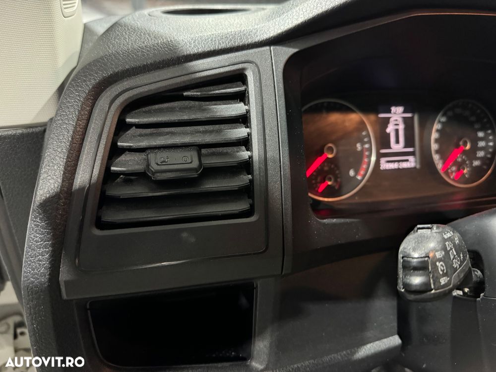 Volkswagen Transporter - 15