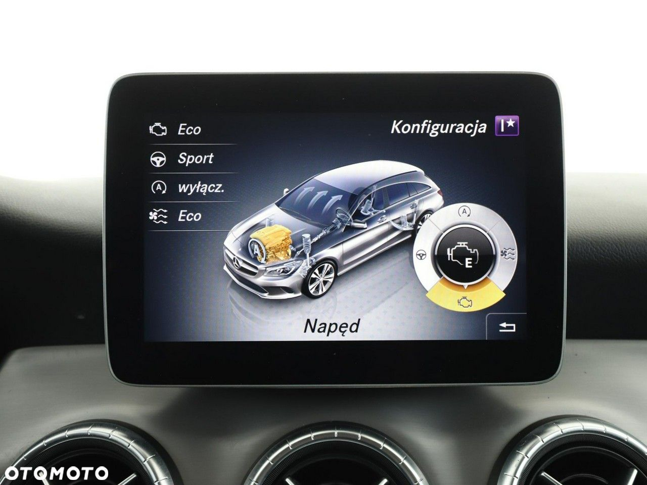 Mercedes-Benz CLA Shooting Brake 180 7G-DCT AMG Line - 25