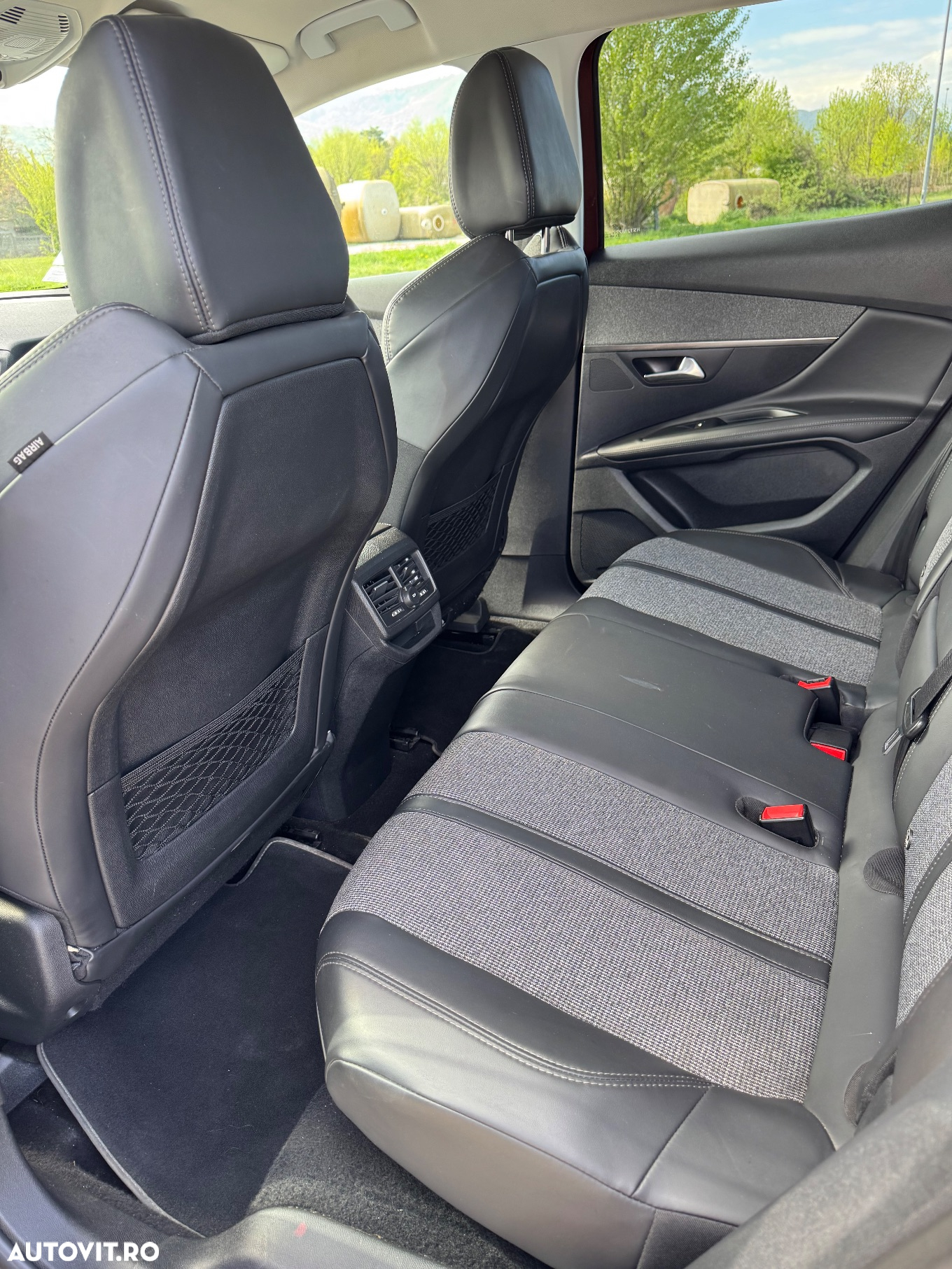 Peugeot 3008 1.2 PureTech Turbo S&S EAT6 Allure - 14