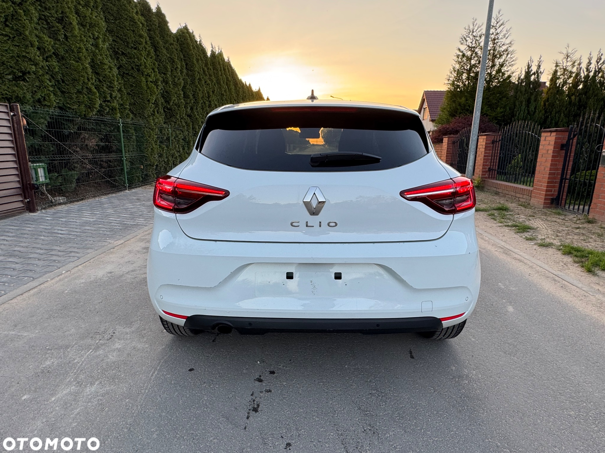 Renault Clio BLUE dCi 100 EVOLUTION - 8