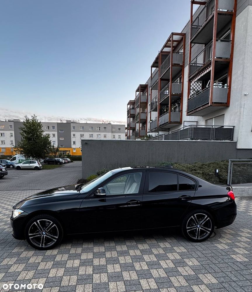 BMW Seria 3 328i - 8