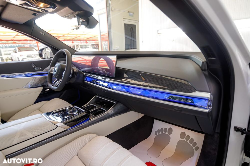BMW Seria 7 740d xDrive MHEV - 22