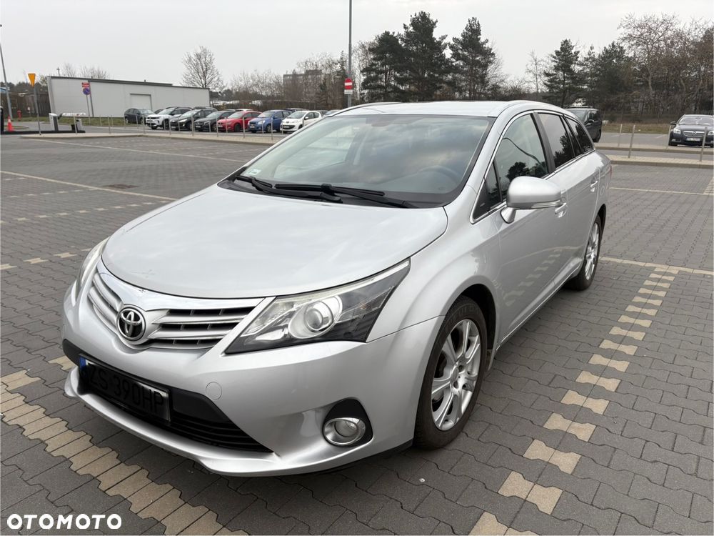 Toyota Avensis - 1