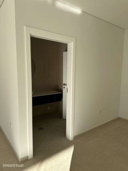 Arrendamento loja renovada Carvalhosa, Paços de Ferreira - Grande imagem: 5/8