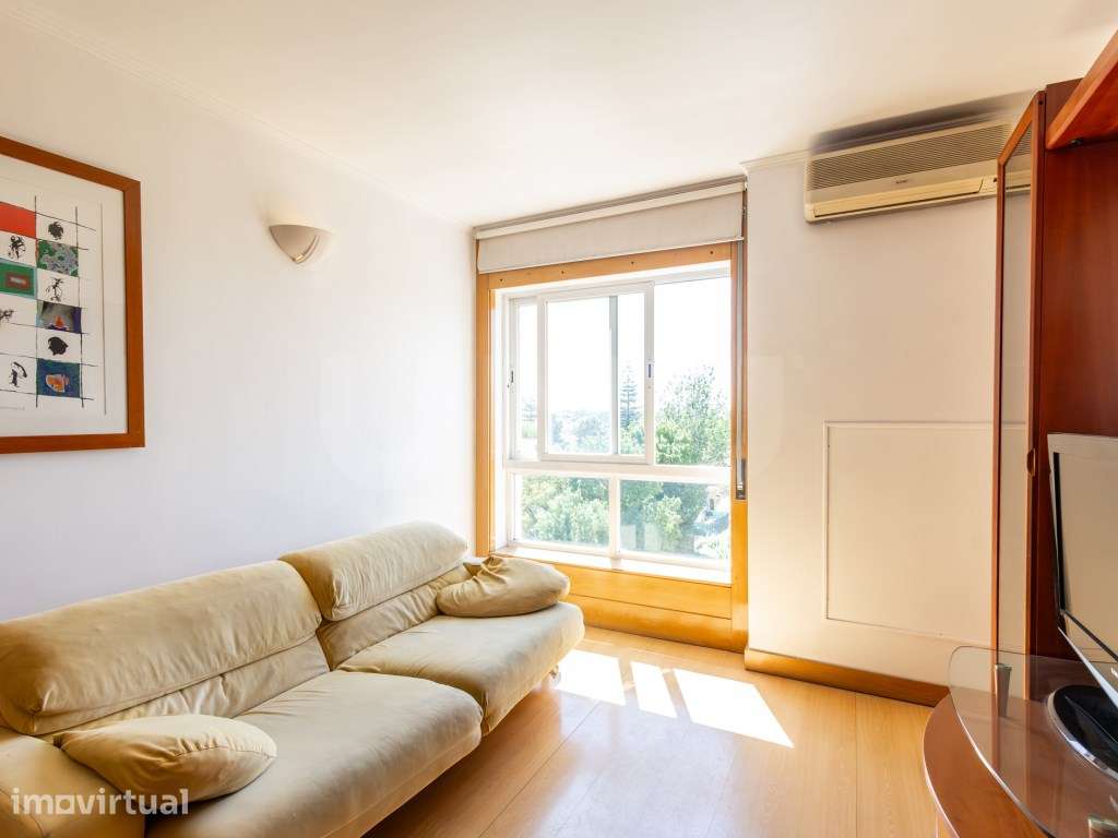 Apartamento T2 mobilado com lugar de garagem para arrendamento - Grande imagem: 3/28