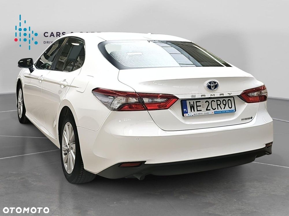 Toyota Camry 2.5 Hybrid Comfort CVT - 22