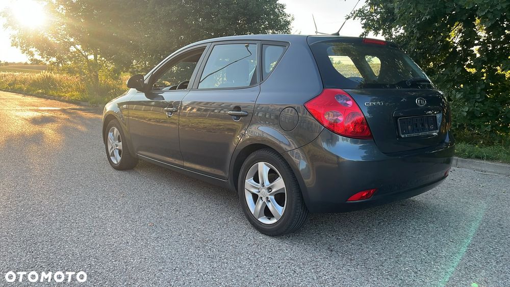 Kia Ceed 1.6 Comfort + - 2