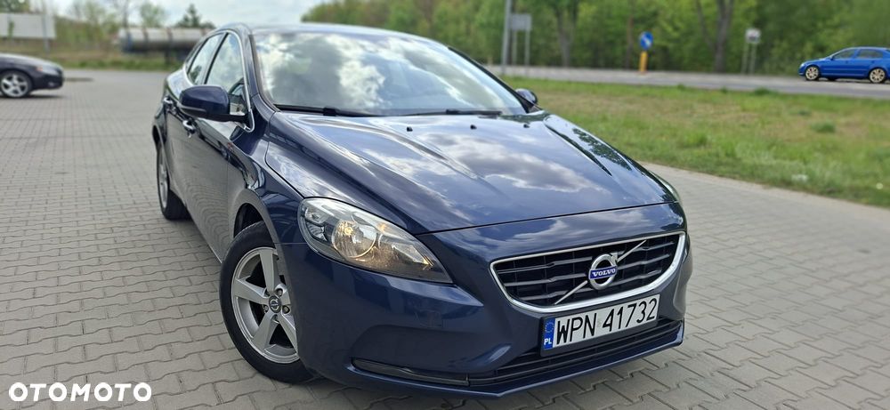 Volvo V40 D4 Momentum - 1