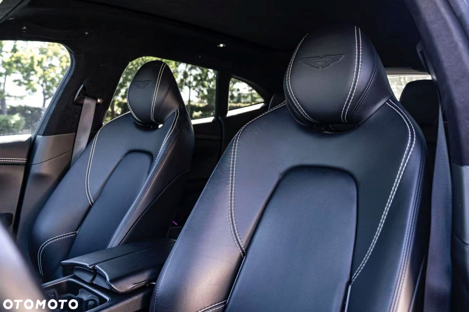 Aston Martin DBX Standard - 4