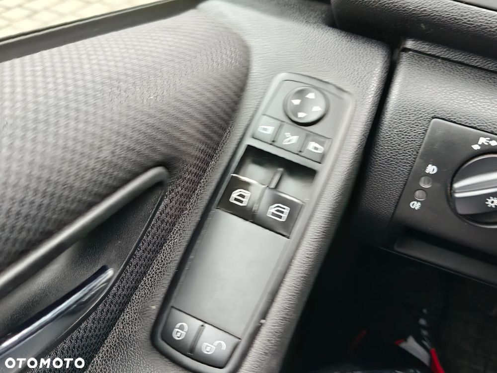 Mercedes-Benz Klasa A 150 BlueEFFICIENCY Avantgarde - 21