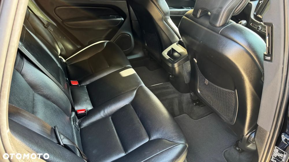 Volvo XC 60 D4 Momentum Pro - 19
