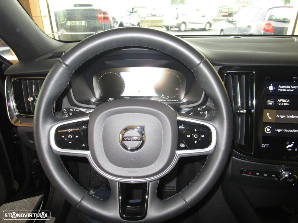 Volvo V60 2.0 D4 R-Design Geartronic - 35