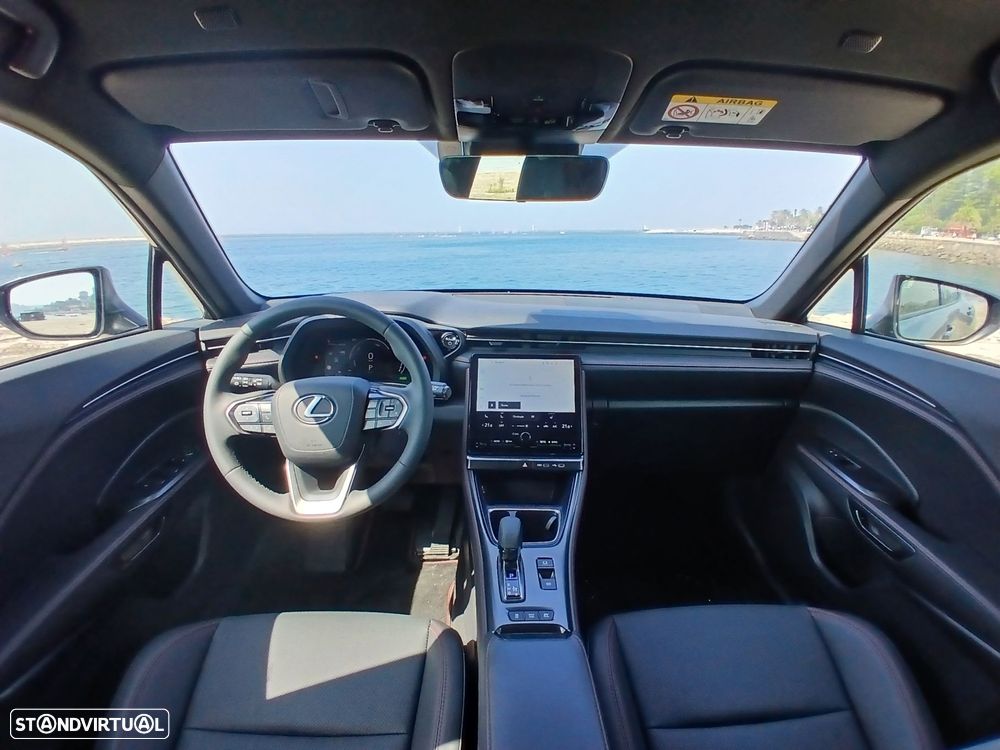 Lexus LBX Elegant - 10