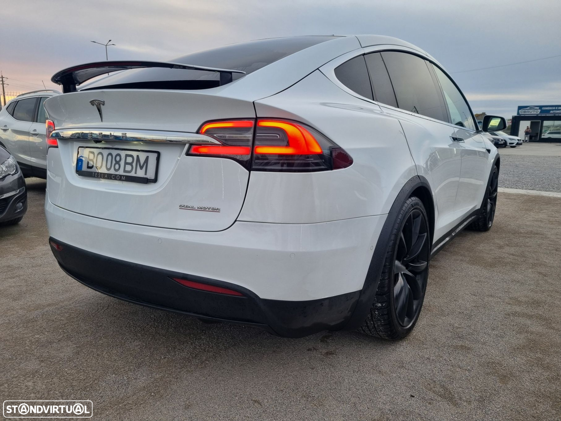 Tesla Model X - 3