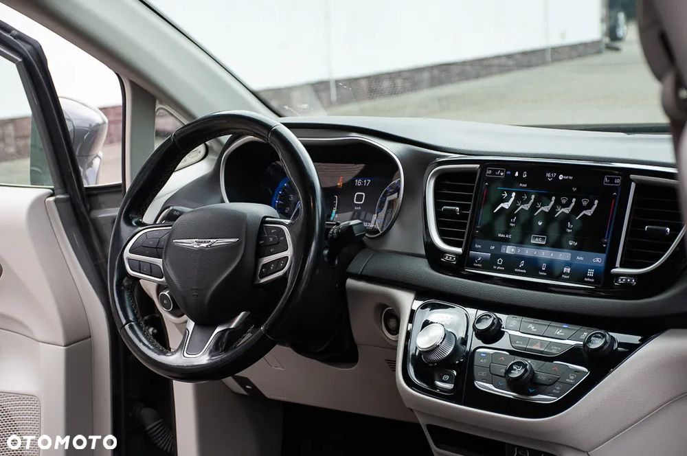 Chrysler Pacifica - 14