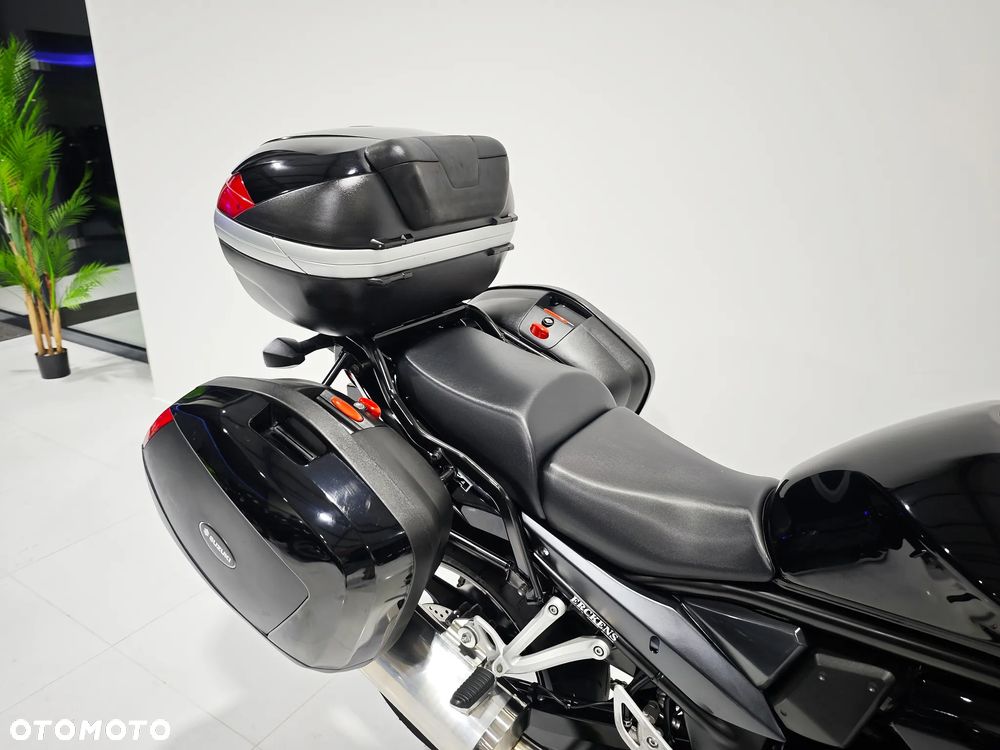 Suzuki GSX - 10