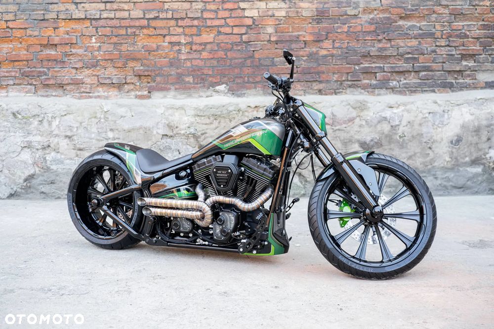 Harley-Davidson Softail Breakout - 8