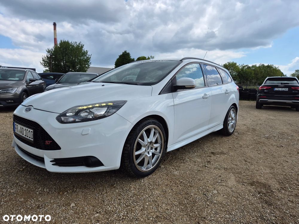 Ford Focus 2.0 EcoBoost ST mit Leder-Sport-Paket - 1