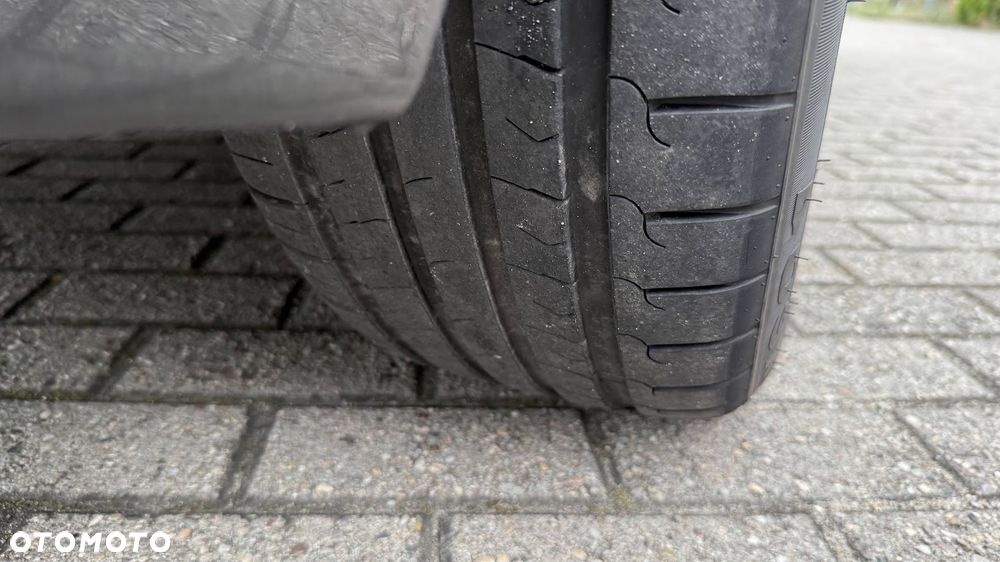 BMW Seria 5 520d - 30