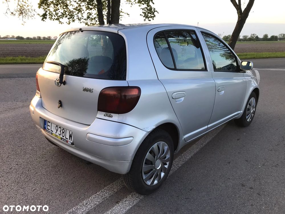 Toyota Yaris 1.4 D-4D Base - 5