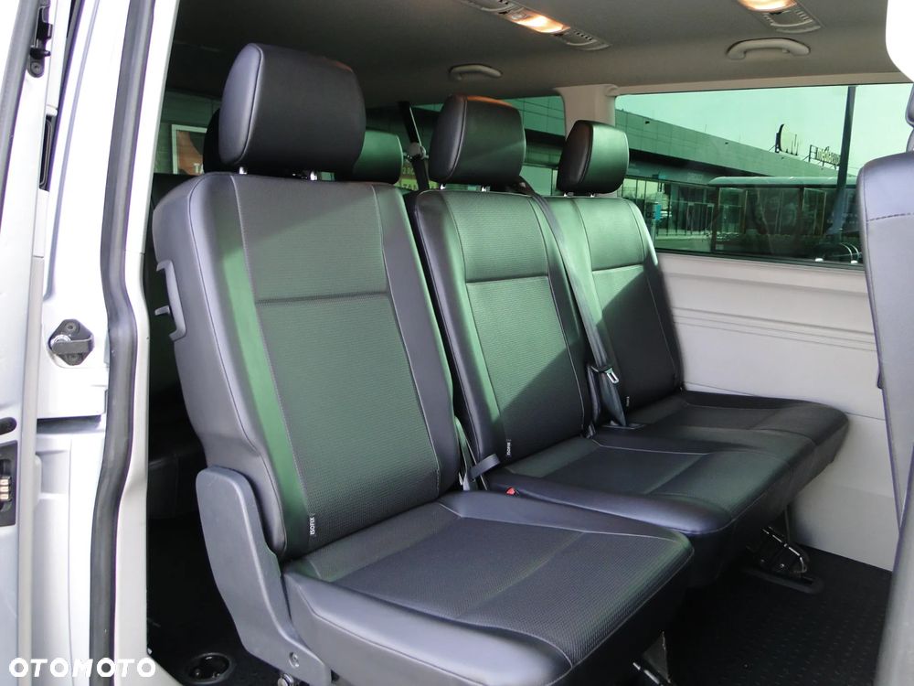 Volkswagen Caravelle - 20