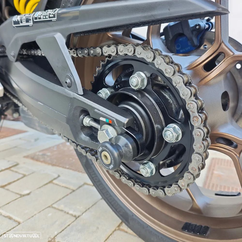 Honda CB 650R - 19