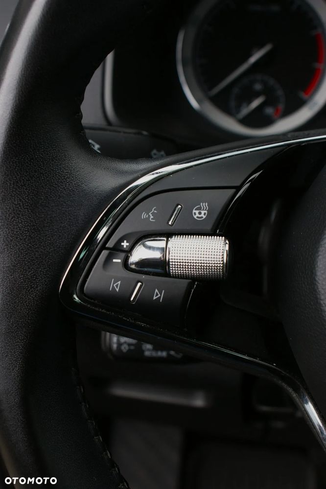 Skoda Karoq 1.5 TSI ACT 4x2 Style DSG - 16