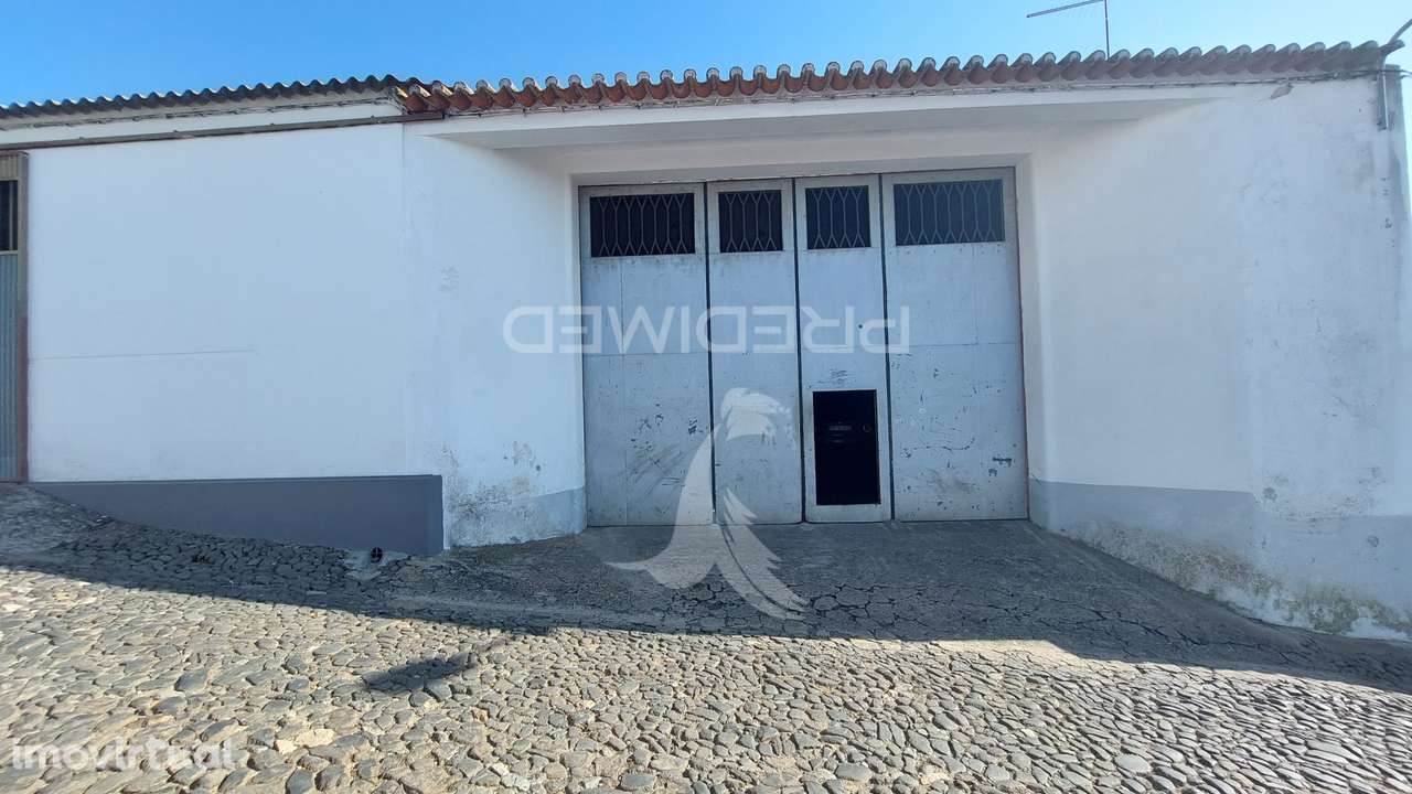 Armazém em Mombeja - Grande imagem: 2/11