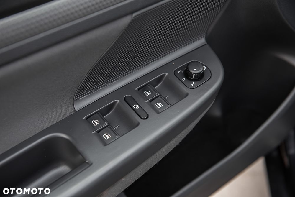 Volkswagen Golf - 16