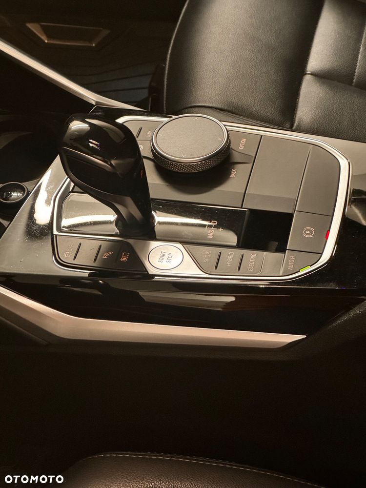 BMW Seria 3 330e Luxury Line - 24