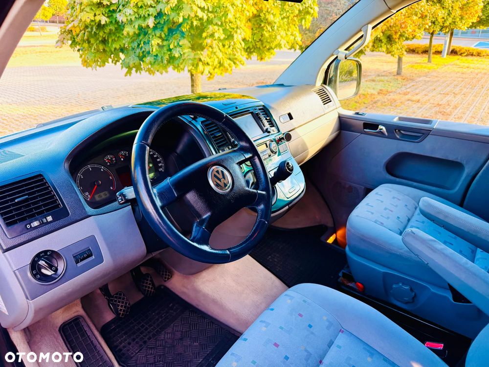 Volkswagen Multivan - 19