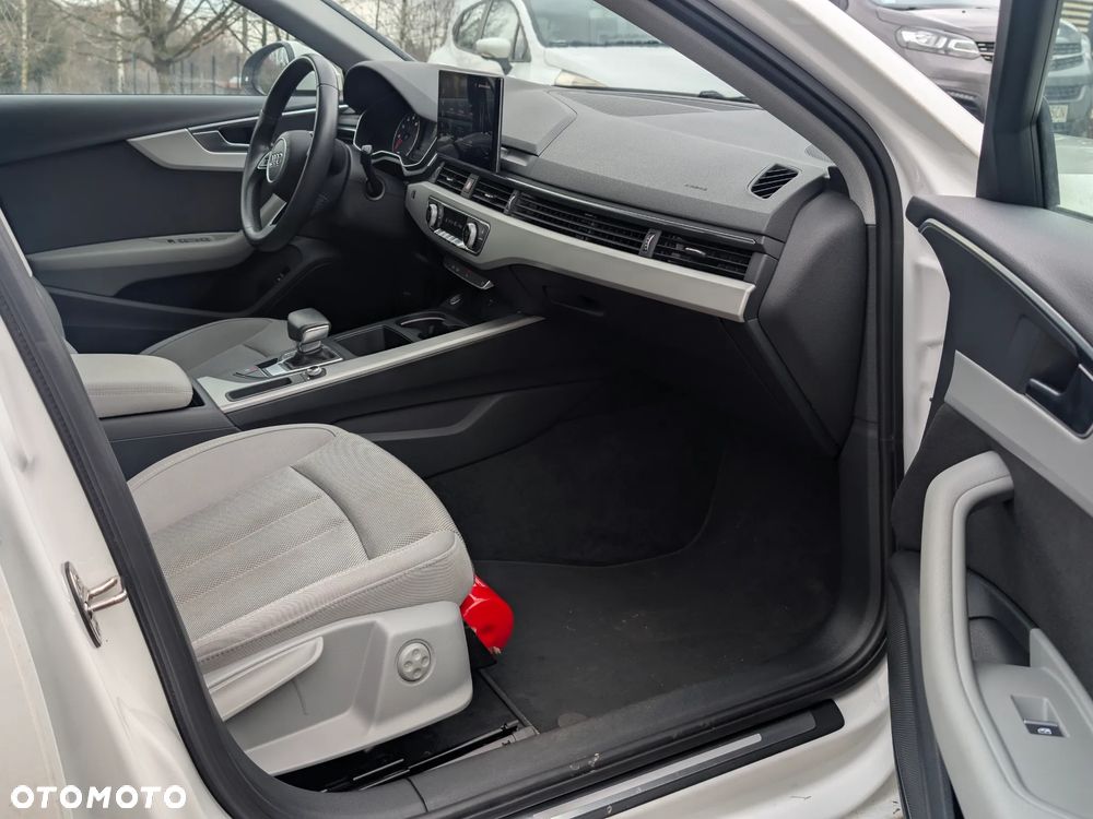 Audi A4 Avant 35 TFSI S tronic - 13