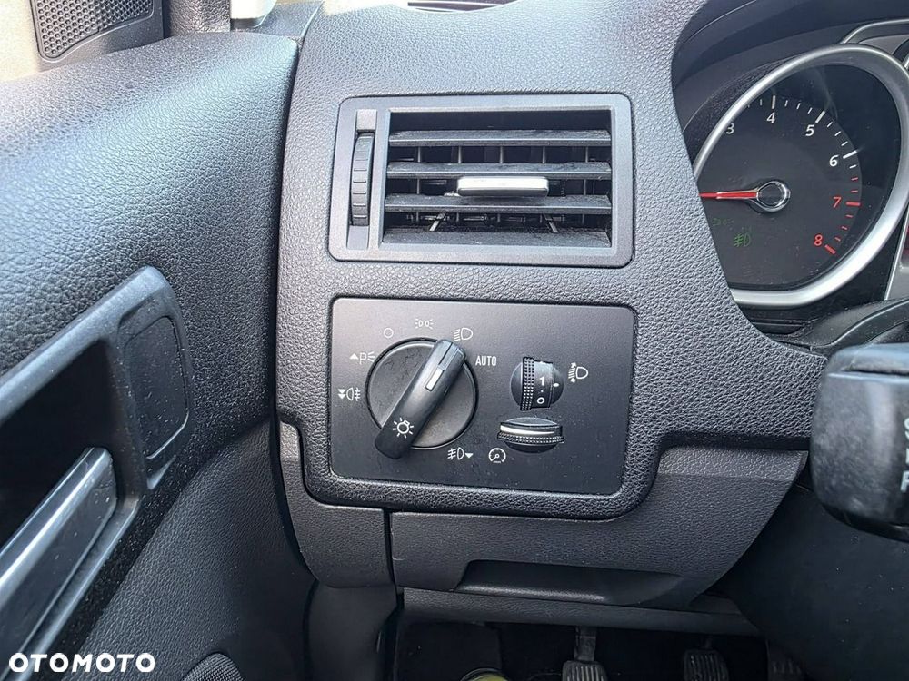Ford C-MAX 1.8 Titanium - 11