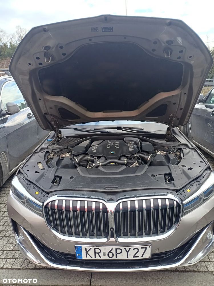 BMW Seria 7 750i xDrive - 17