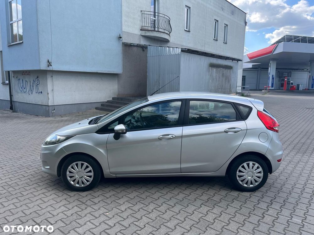 Ford Fiesta 2011 photo 3