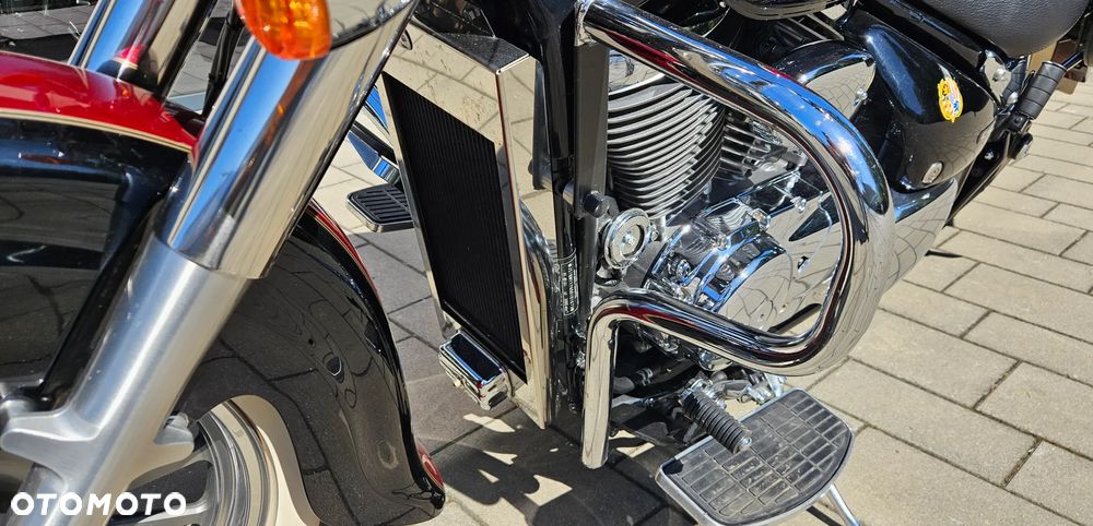 Suzuki Intruder - 11
