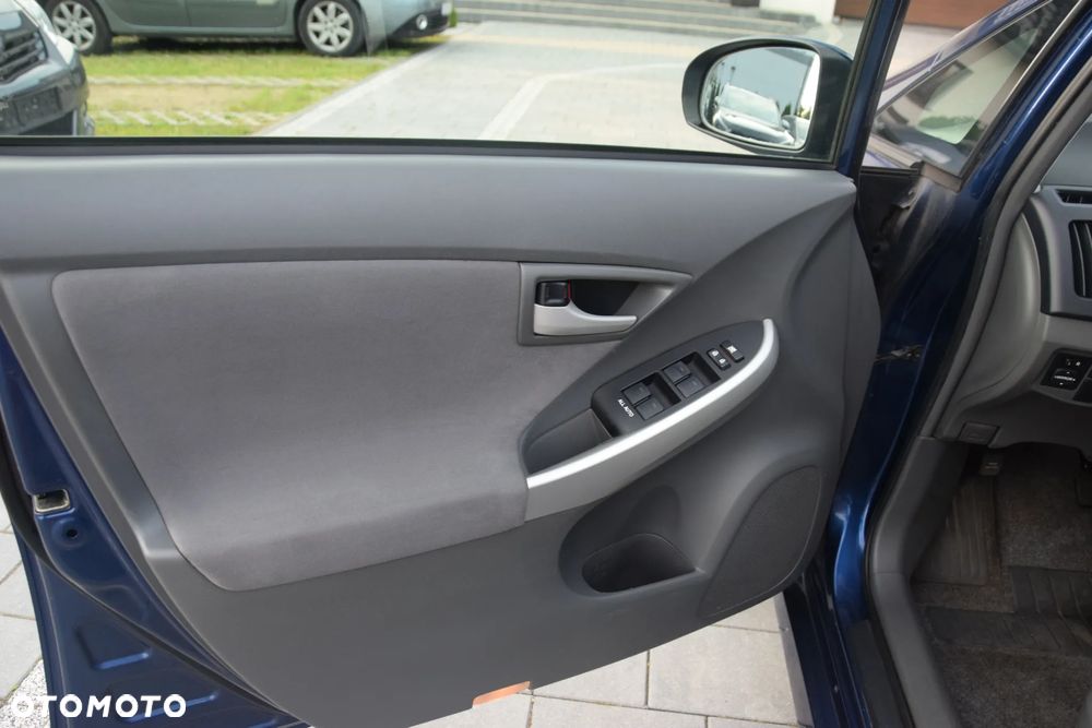 Toyota Prius (Hybrid) Comfort - 22