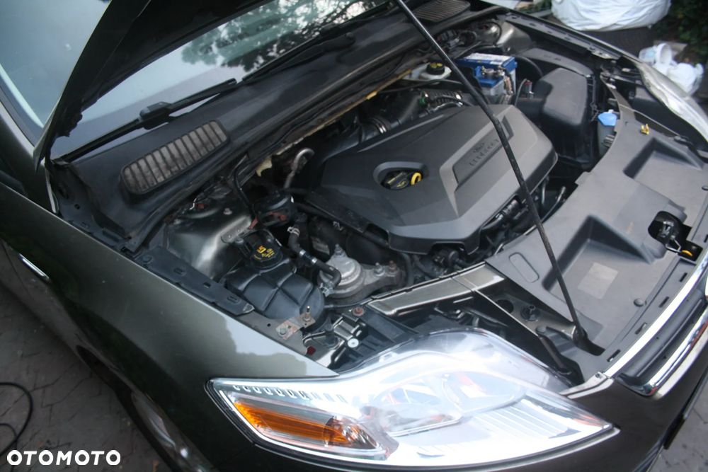 Ford Mondeo 1.6 T Gold X Plus - 23