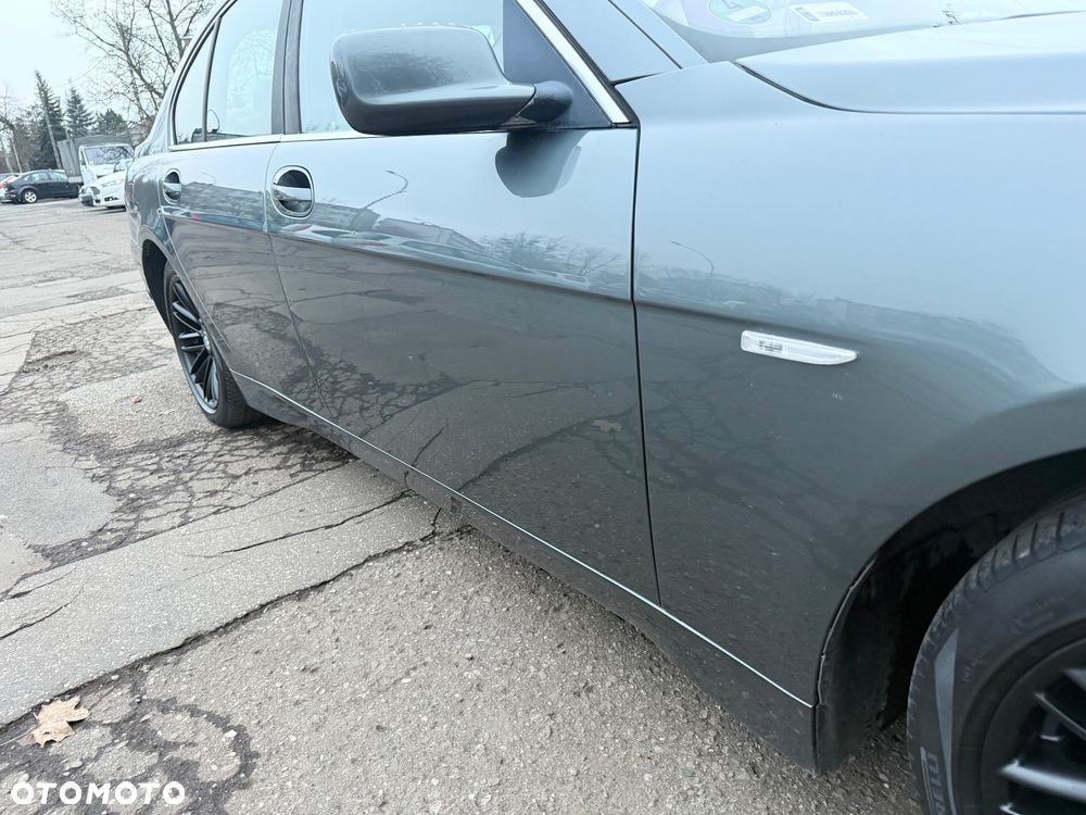 BMW Seria 7 745i - 15