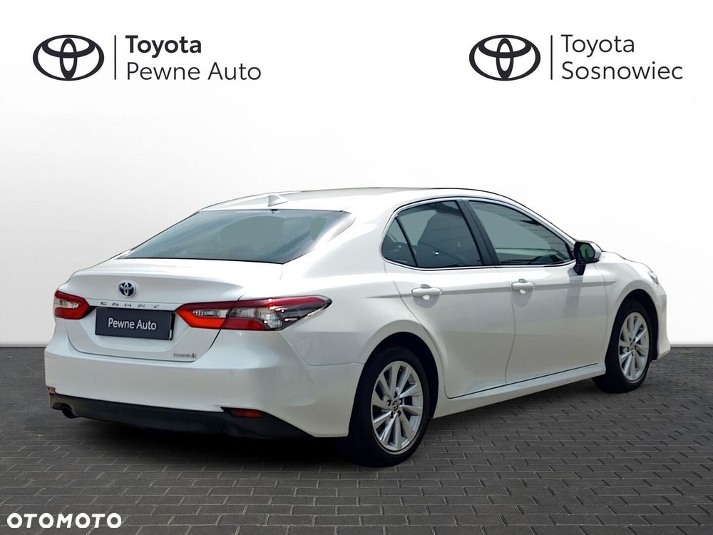 Toyota Camry - 6