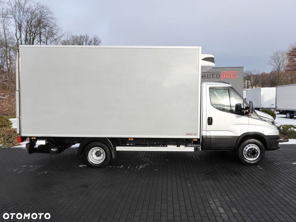 Iveco DAILY 72C18 CHŁODNIA KONTENER -10*C WINDA 9 PALET ZASILANIE 230V TEMPOMAT NAWIGACJA PNEUMATYKA AUTOMAT HI-MATIC BLIŹNIACZE KOŁA KLIMATYZACJA  180KM - 8