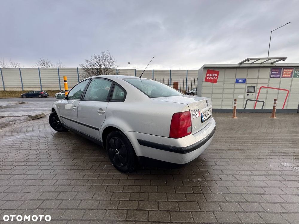 Volkswagen Passat 1.8 - 6