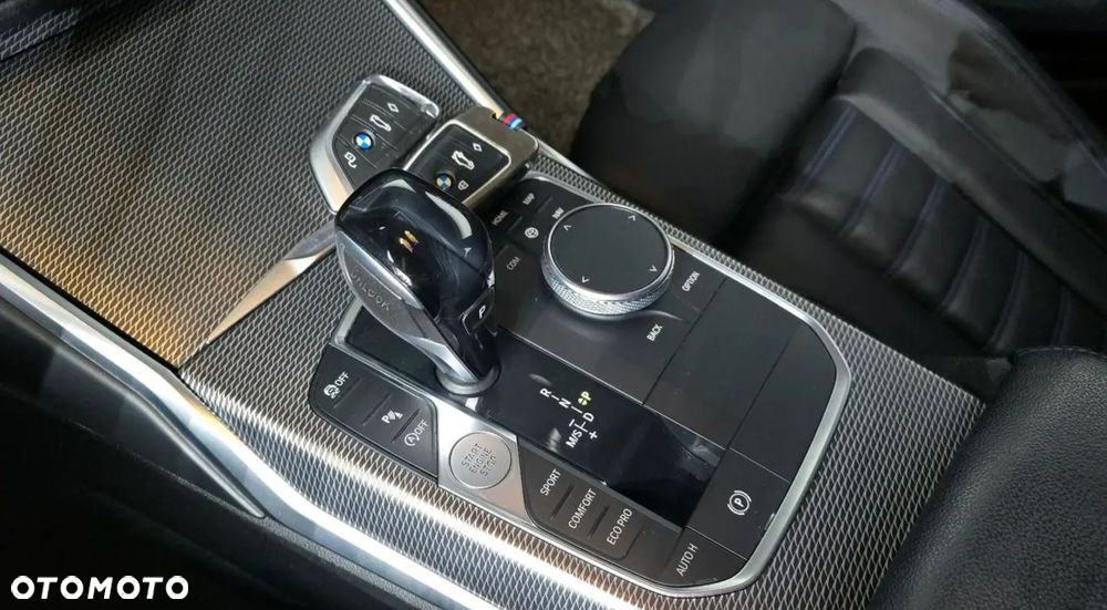 BMW Seria 3 330i M Sport - 13