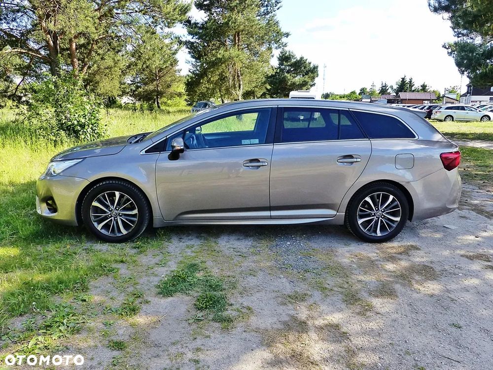 Toyota Avensis 2.0 D-4D Premium - 13