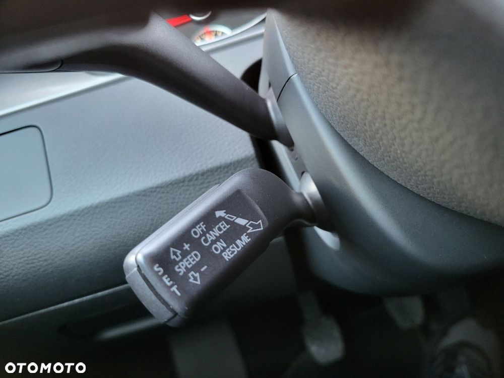 Volkswagen Passat - 30