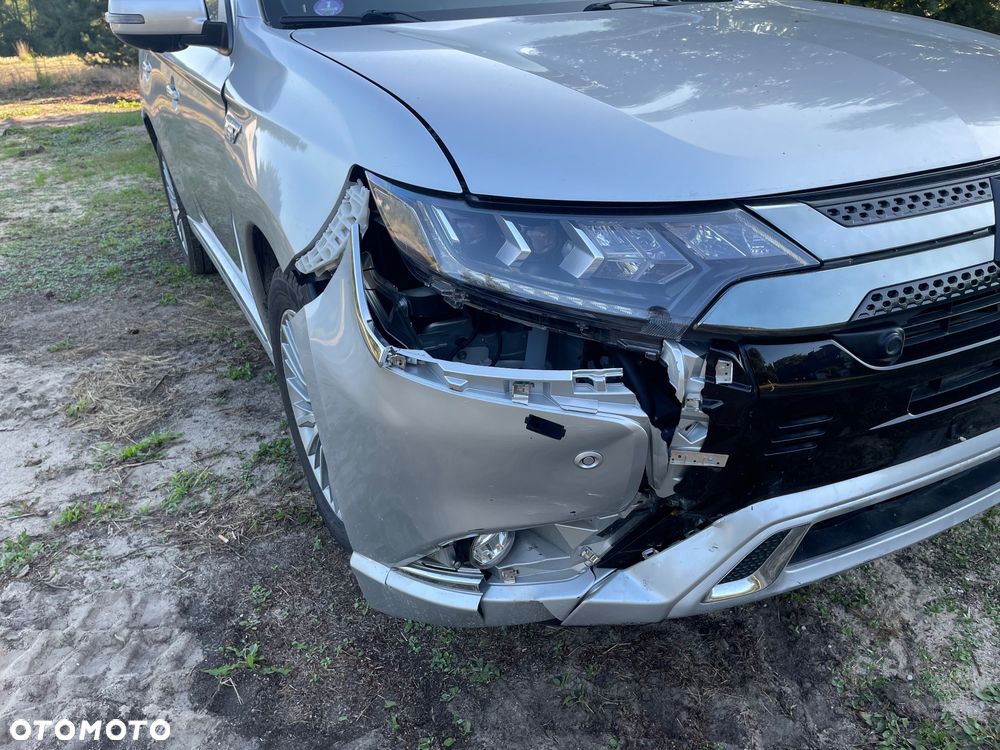 Mitsubishi Outlander Instyle + - 7