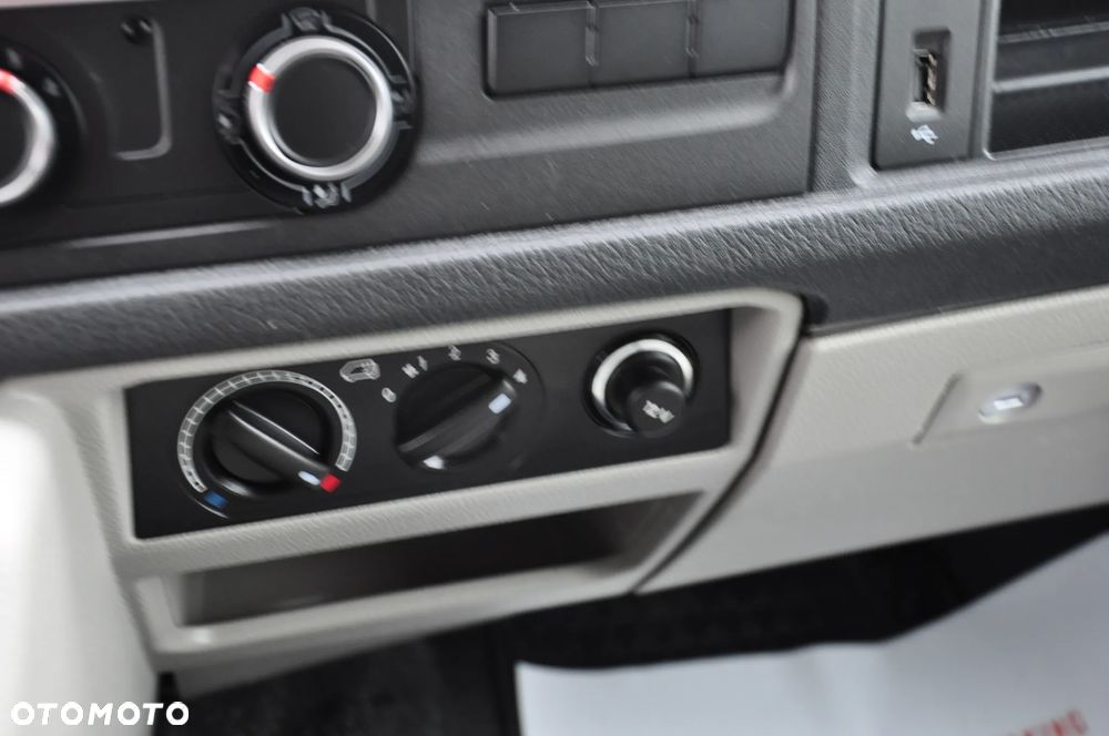 Volkswagen Transporter - 27