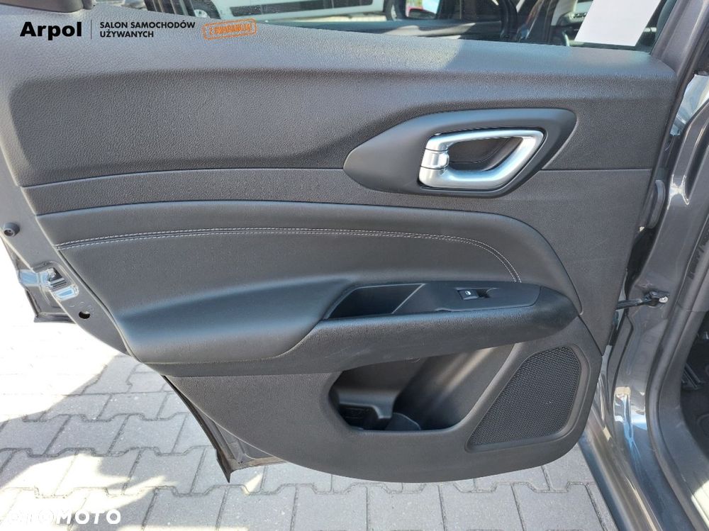 Jeep Compass - 26